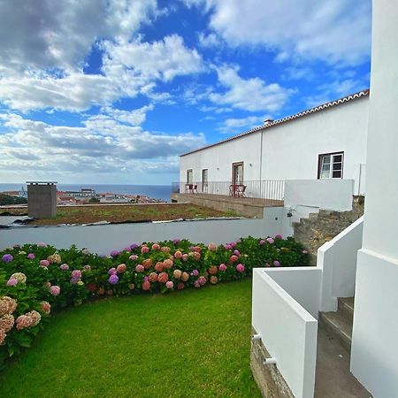Casa Do Pisao - Cosy And Modern Two-Bedroom Townhouse Angra do Heroismo Luaran gambar