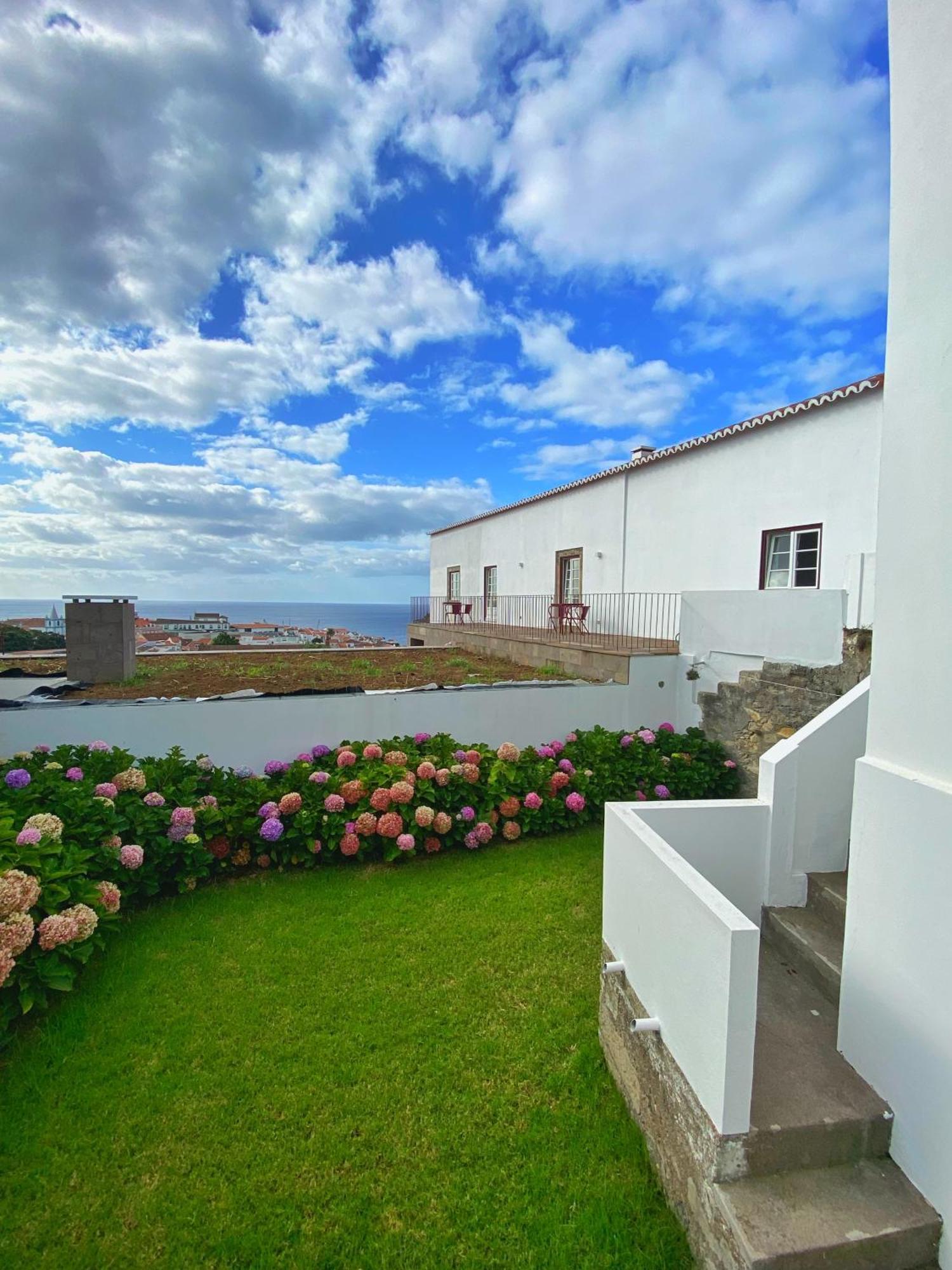 Casa Do Pisao - Cosy And Modern Two-Bedroom Townhouse Angra do Heroismo Luaran gambar